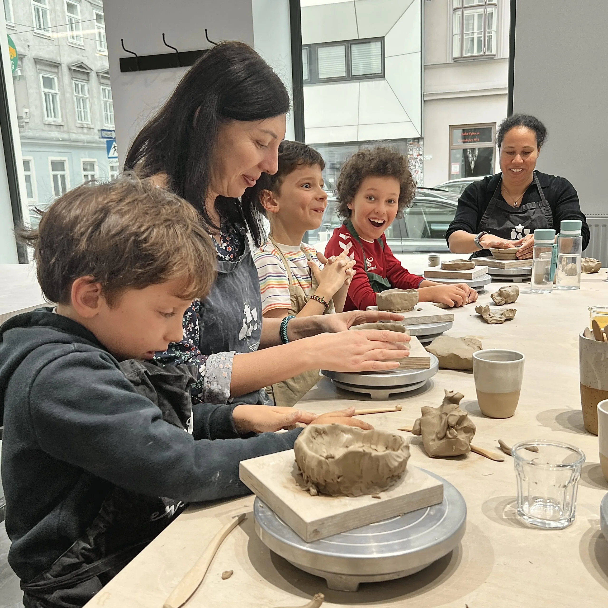 Mud Club: Kreative Schüsseln Hietzing (3+) *2 Std. Modellierklasse für Kinder und Familien