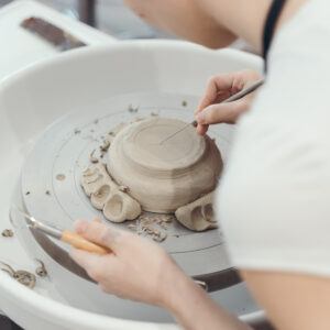 Intensivkurs Töpferscheibe – Spin, Trim & Glaze (12+)